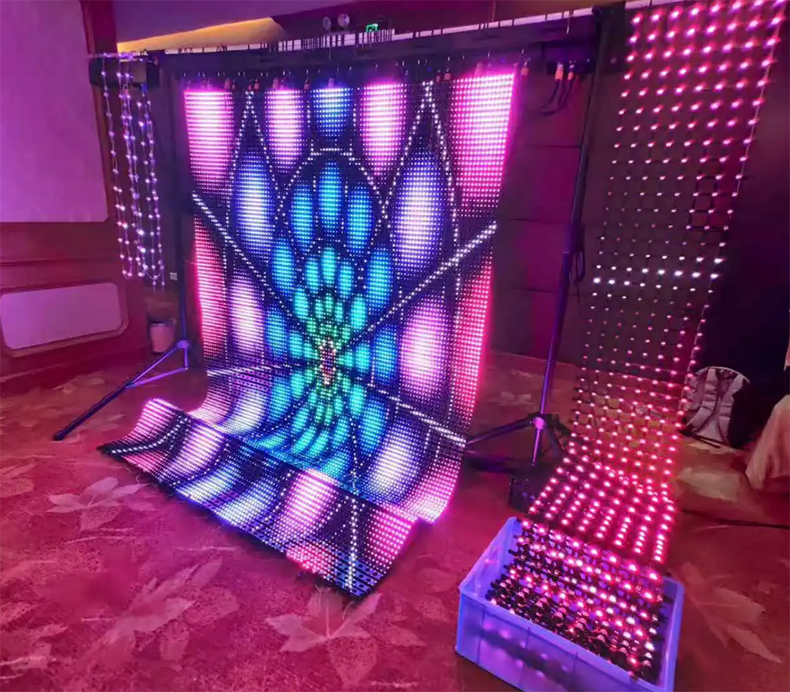 如何選用適合的LED網(wǎng)格屏及應(yīng)用場景？(圖1)